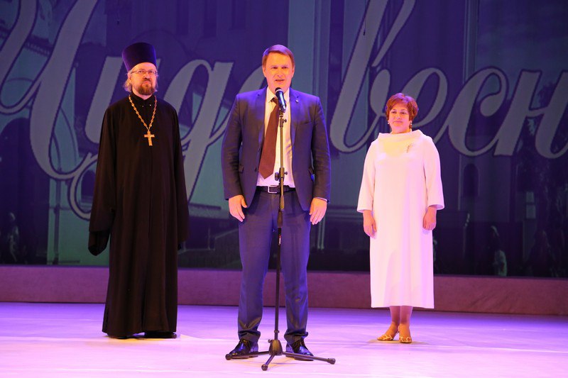 04 11 pasha concert 2