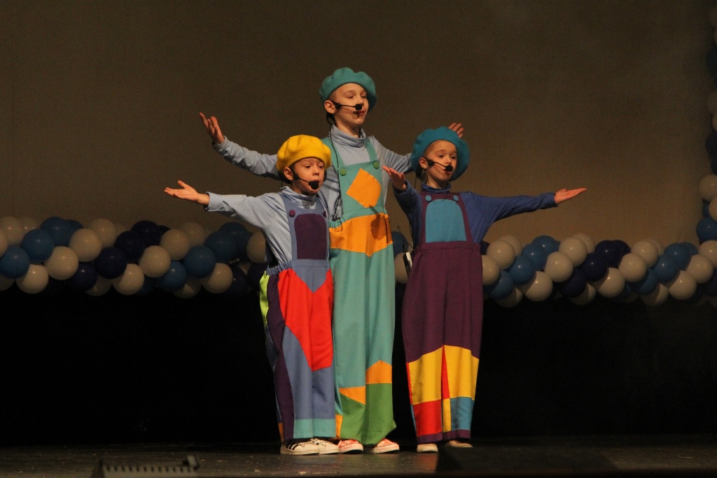 12 11 SNEJNOST artisty1